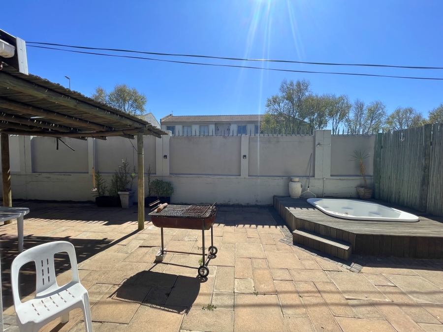 4 Bedroom Property for Sale in Langeberg Village Western Cape